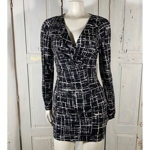 Black & White Bodycon Mini Wrap Dress‎ Abstract Print Stretch Noir Versatile XS
